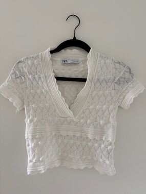 Zara White Eyelet Knit V-Neck Knit Crop Top